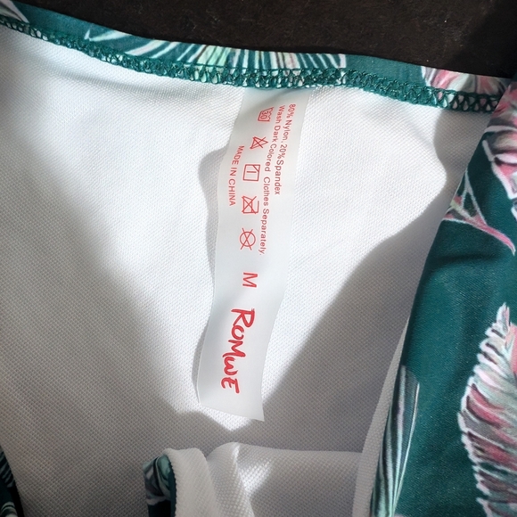 ROMWE Green and Pink Bikini Set Swimwear - Picture 4 of 4